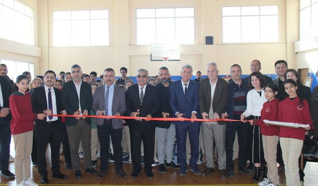 Serik'te "ebru, hat ve naht" sanat sergisi açıldı