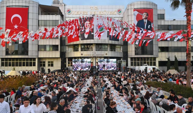 Kepez'den Kadir Gecesi'nde 5 bin kişilik birlik sofrası