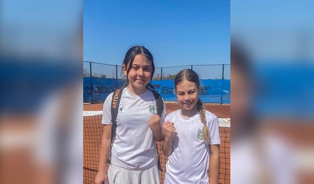 Manavgat Belediyesi Tenis Kulübü sporcularından derece