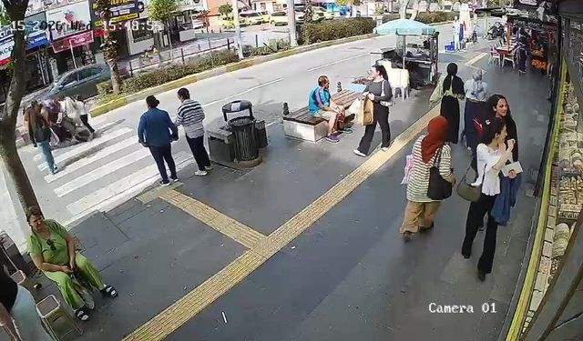 Sokak ortasında çarpıp kaçtı: Yaralılar yardım bekledi!