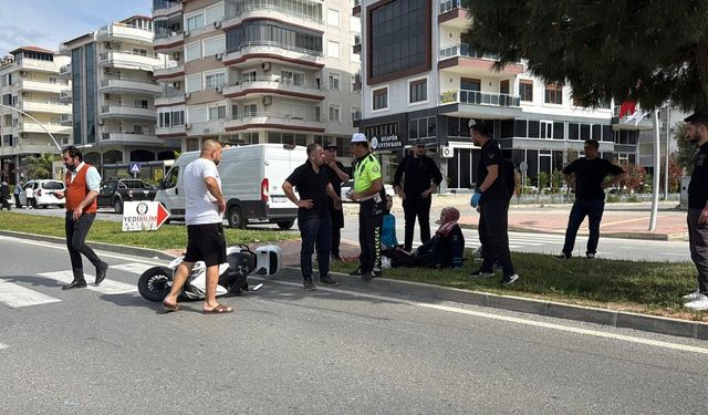 Antalya'da motosikletler çarpıştı!