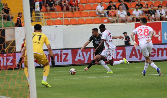 Trendyol Süper Lig: Corendon Alanyaspor: 2 - Samsunspor: 3 (Maç sonucu)