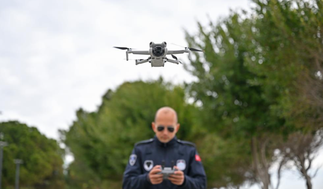 Antalya Büyükşehir zabıtasından dronla denetim