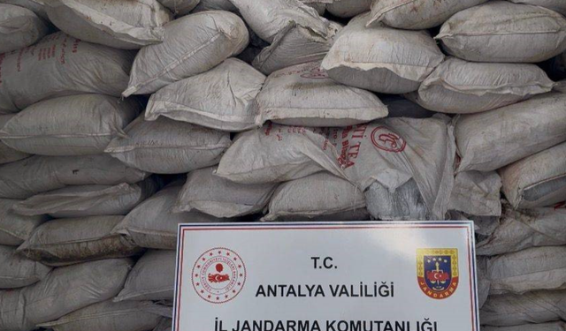 Antalya’da dev operasyon: Milyonluk sahte kozmetik ele geçirildi!