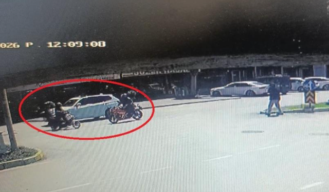 Elektrikli bisiklet ile motosikletin çarpışma anı kamerada!