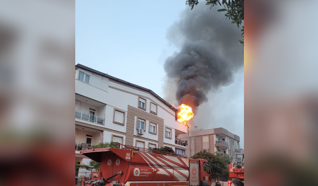 Teras katında çıkan yangın korkuttu!