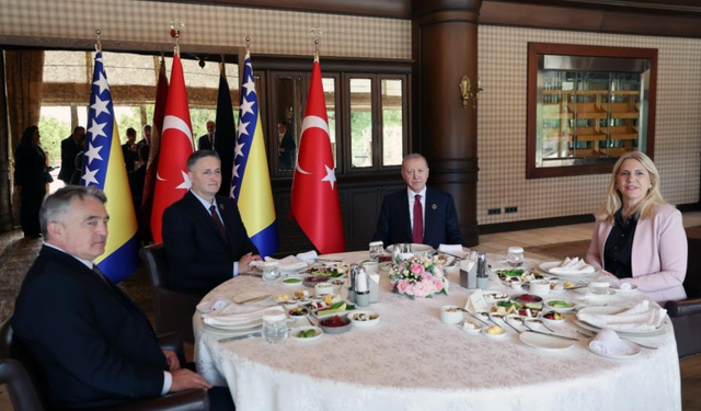 Cumhurbaşkanı Erdoğan Bosna Hersek Devlet Başkanlığı Konseyi üyeleriyle bir araya geldi
