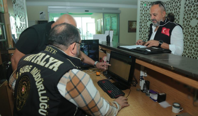 Antalya'da konaklama ve araç kiralama firmalarına eş zamanlı denetim