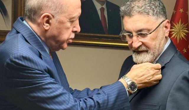 Kadir Kumbul’a AK Parti rozeti takıldı