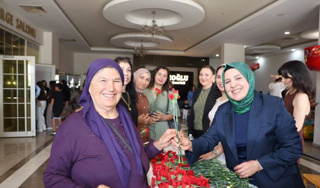 Aksu'da Anneler Günü coşkuyla kutlandı