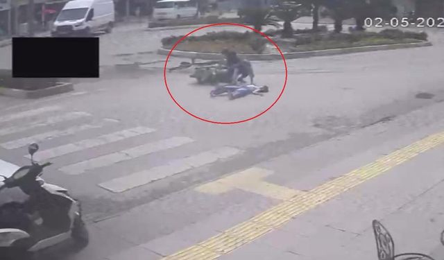 Yaya geçidini kullanan bisiklete motosiklet çarptı!