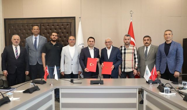 Alanyalı hayırseverden ALKÜ'ye bina bağışı