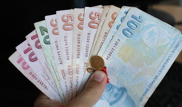 Emeklilerin bayram ikramiyelerinin hesaplara yatacağı tarih belli oldu