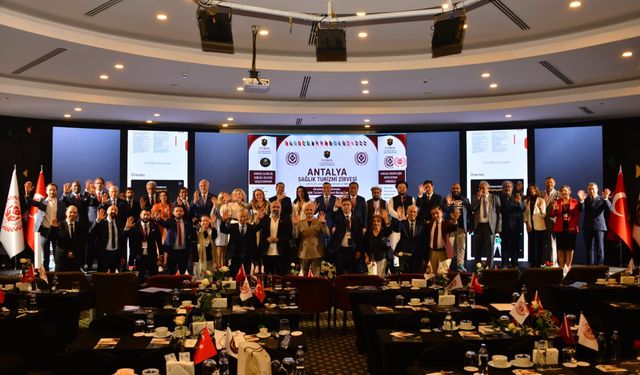 Antalya'da sağlık turizmi zirvesine 100'den fazla ülkeden katılım