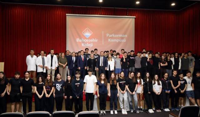 Rektör Özkan’dan lise öğrencileriyle ufuk açıcı sohbet