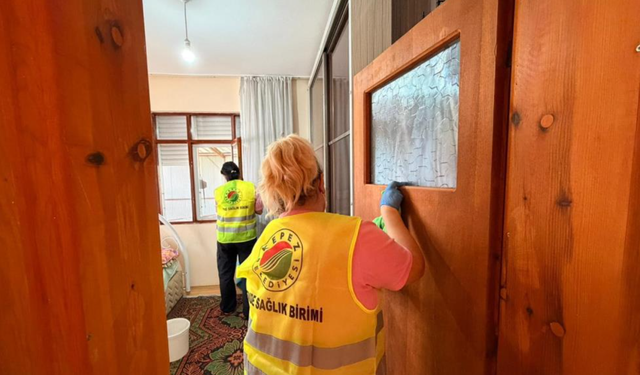 Kepez'de şehit ve gazi evlerinde bayram temizliği