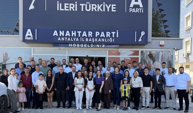 Anahtar Parti Antalya Teşkilatı Bayramlaşma Programında Bir Araya Geldi