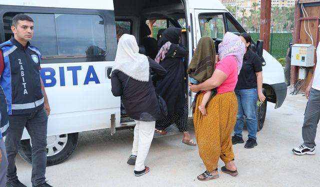 Aksu'da zabıta ekiplerinden dilenci denetimi