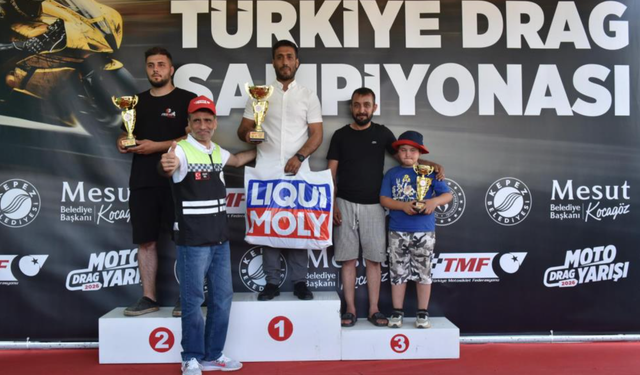 Kepez’de motodrag şampiyonları kupalarını aldı
