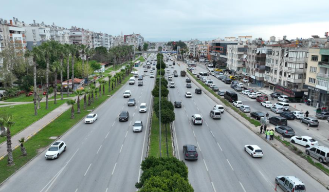 Gazi Bulvarı'nda trafik akışını rahatlatmak için çalışma başlatıldı