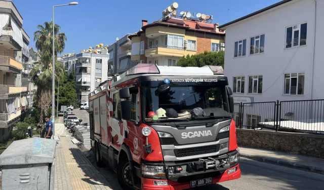 Alanya'da apartman dairesinde çıkan yangın korkuttu