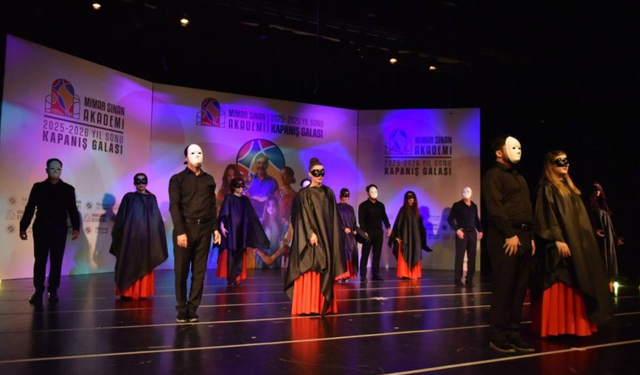 Mimar Sinan Akademi'den yıl sonuna özel sanat performansı