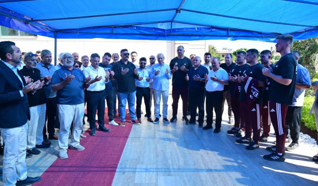 Kepez’in pehlivanları dualarla Tarihi Kırkpınar’a uğurlandı