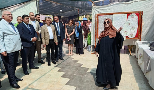 Kumluca'da Halk Eğitim Merkezi Müdürlüğü sergisi törenle açıldı