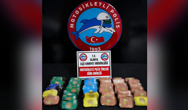 Motosiklette taşınan esrar polisten kaçamadı!