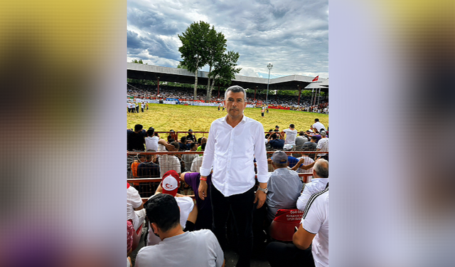 Anahtar Parti İl Başkanı Tuncer Başpehlivan Erkan Taş'ı tebrik etti