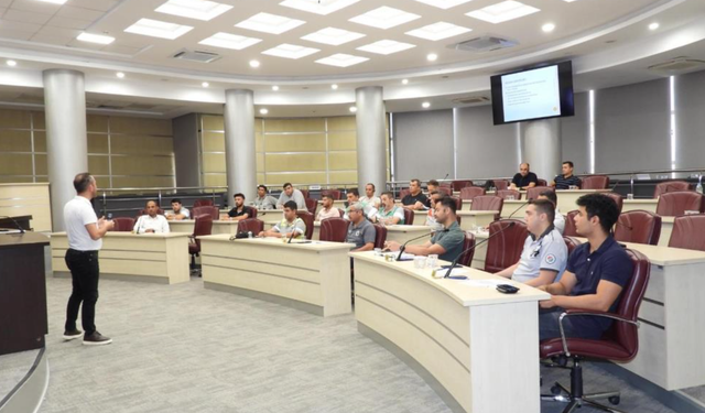 Kepez Belediyesi'nden personele "Afetlerde İş Güvenliği Eğitimi"