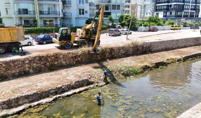 ASAT'tan Konyaaltı'nda kapsamlı kanal temizliği