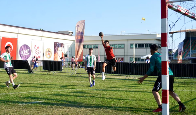 Alanya'da 2 bin kişilik hentbol şöleni başladı