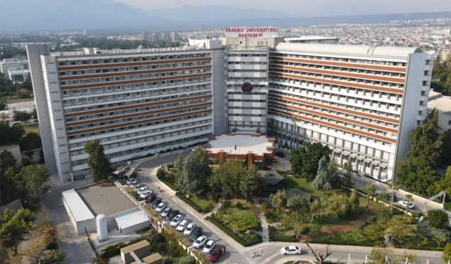 Akdeniz Üniversitesi'nde 3'üncü rahim nakli operasyonu başladı!