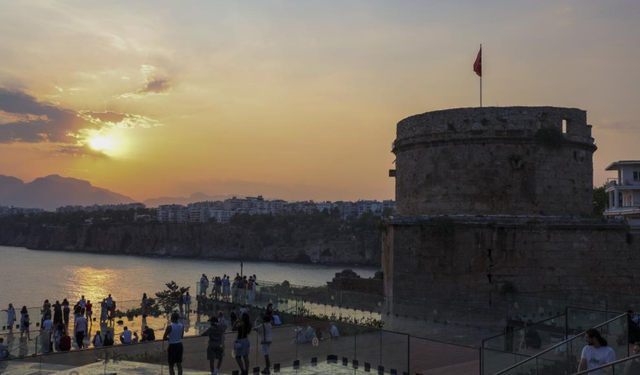 Hıdırlık Kulesi yeniden Antalyalılarla buluştu