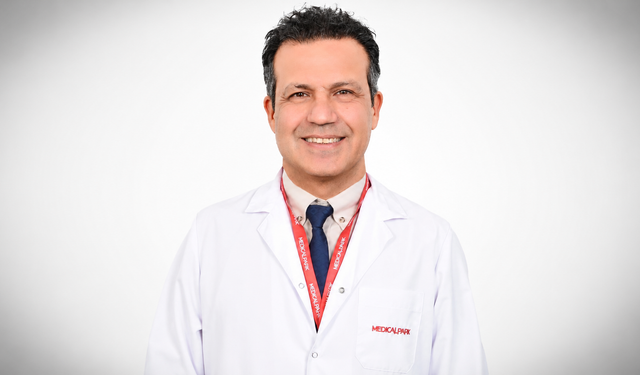 Prof. Dr. Gürhan Öz: "Aşırı terleme sosyal yaşamı olumsuz etkiliyor"