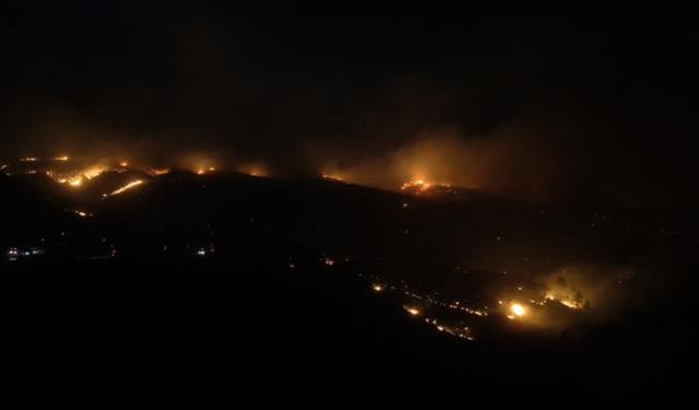 Alanya'daki orman yangınına gece saatlerinde müdahale sürüyor!
