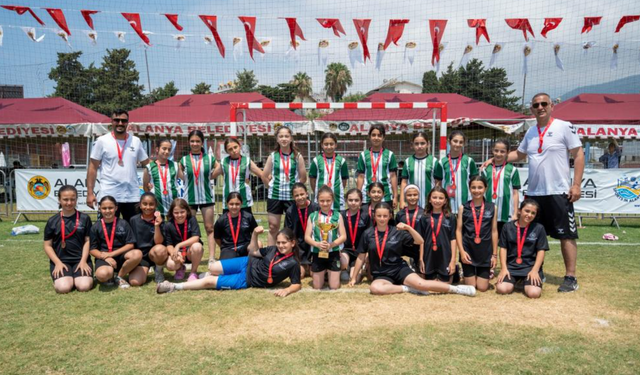 Alanya'da hentbol şöleni sona erdi!