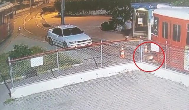 Antalya nostalji tramvayına yanıcı madde atıldı: O anlar kamerada!