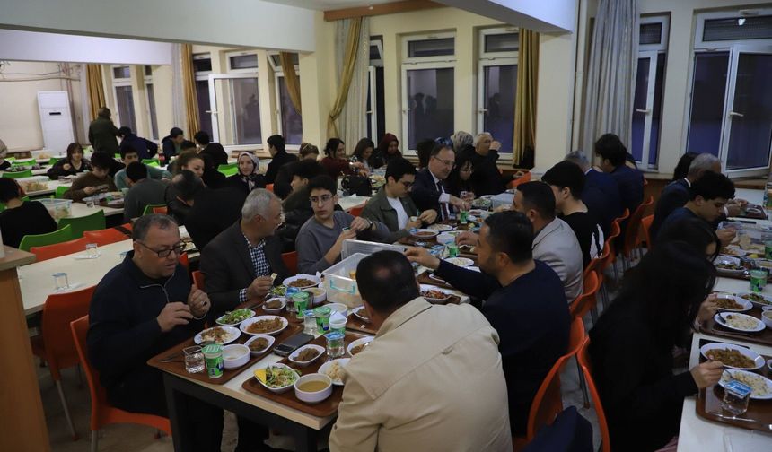 Aksu Fen Lisesi’nde birlik ve beraberlik iftarı