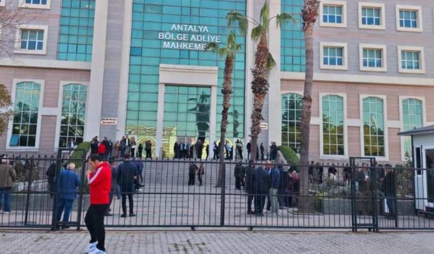 Antalya Büyükşehir Belediyesi yolsuzluk ve rüşvet davasında 2'nci gün!