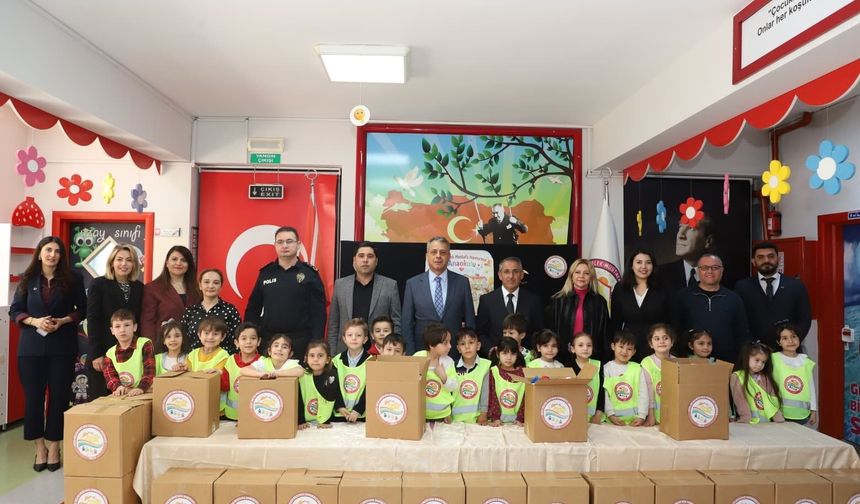 Aksu'da miniklerden büyük dayanışma: 51 Ramazan kolisi ihtiyaç sahiplerine ulaştırılacak