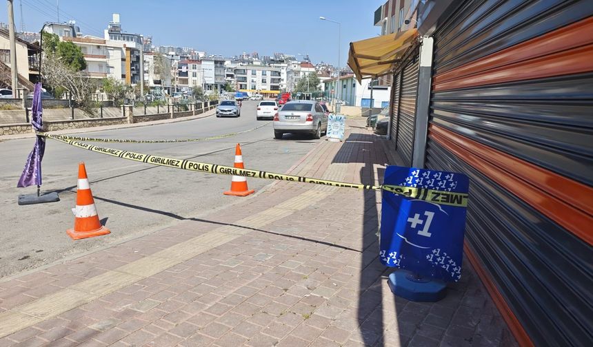 Antalya'da esnaf kavgası kanlı bitti!