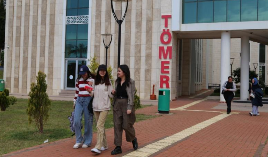 ALKÜ, yabancılara Türkçe öğretimi için sertifika programı başlatıyor