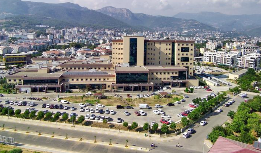 Alanya eğitim ve araştırma hastanesi bayram boyunca 1.221 sağlıkçıyla görevde