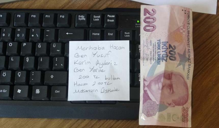 Okul koridorunda bulduğu parayla yaptığı şey herkesi şaşırttı!