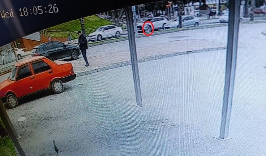 Antalya’da facianın eşiğinden dönüldü: Küçük çocuğa otomobil çarptı!