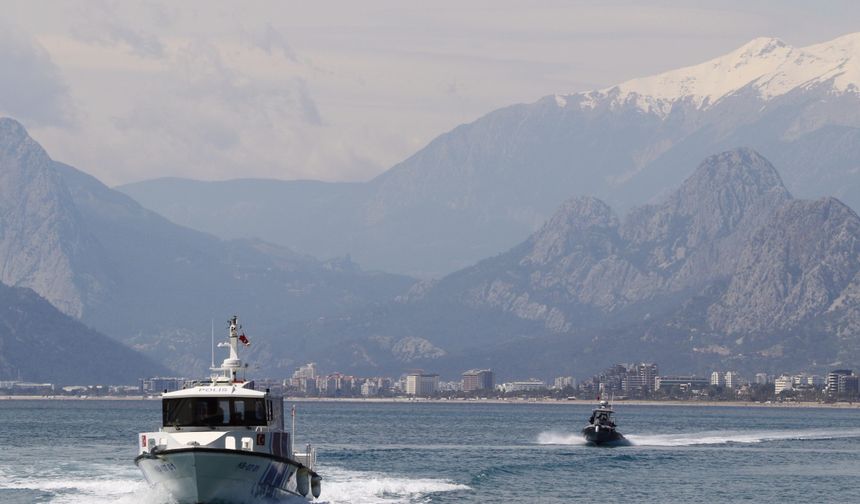 Suyun altını üstüne getiriyor, can kurtarmak için saniyelerle yarışıyorlar