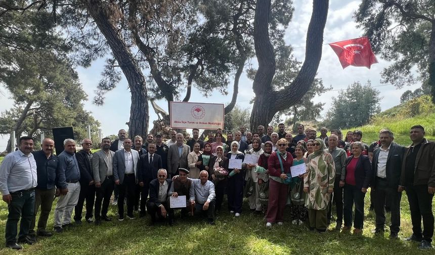 Aksu'da 19'u kadın 47 kursiyere "Sürü Yönetimi Elemanı" sertifikası verildi