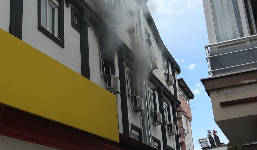 Antalya'da apartman dairesindeki yangın korkuttu